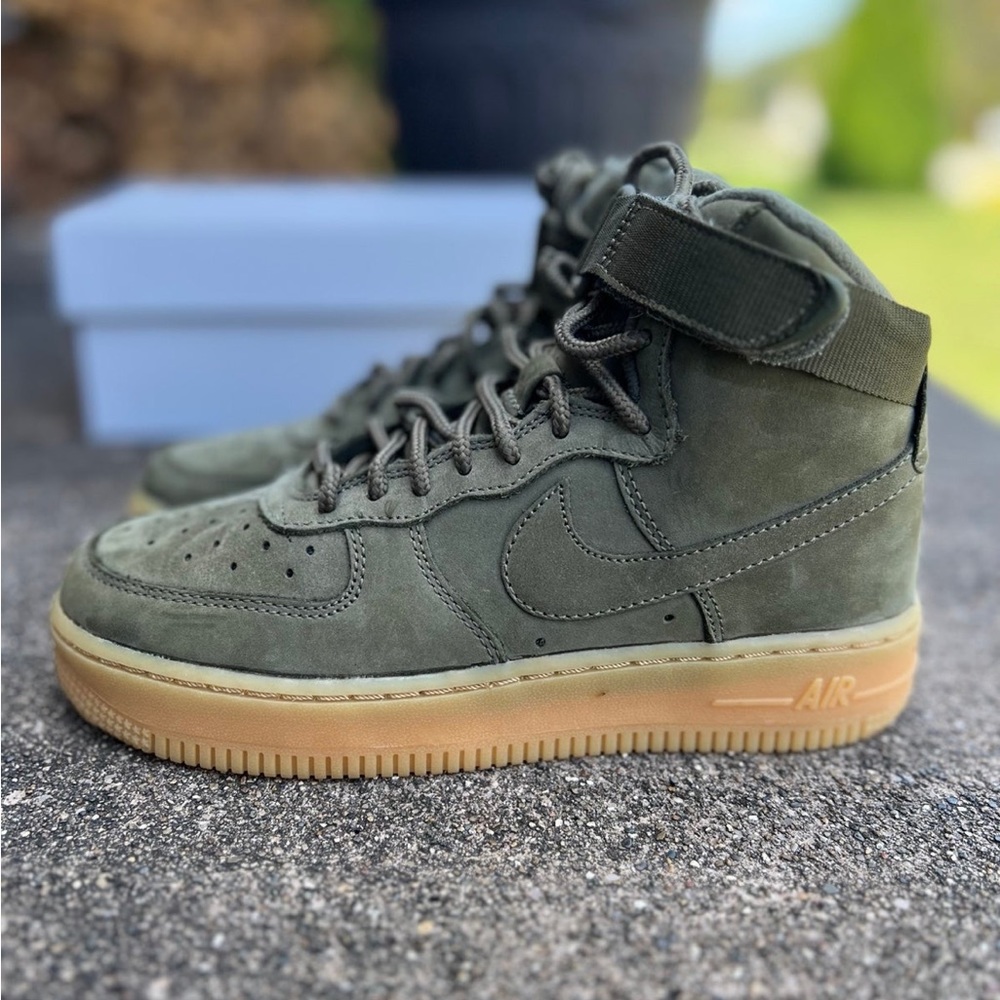 Nike Air Force 1 high kids gum olive green! new wonderful condition.